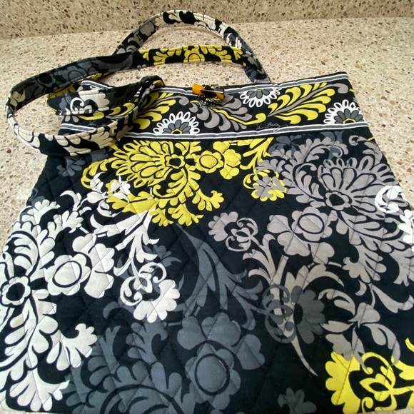 Vera Bradley Handbags - Vera Bradley tote  in Baroque
